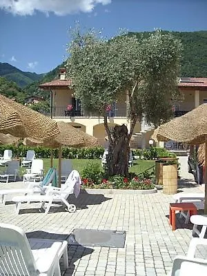 Sleeps 4 Pool Wifi וילה Ossuccio